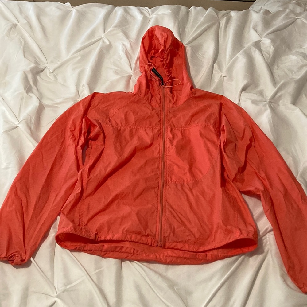 Windbreaker/ raincoat